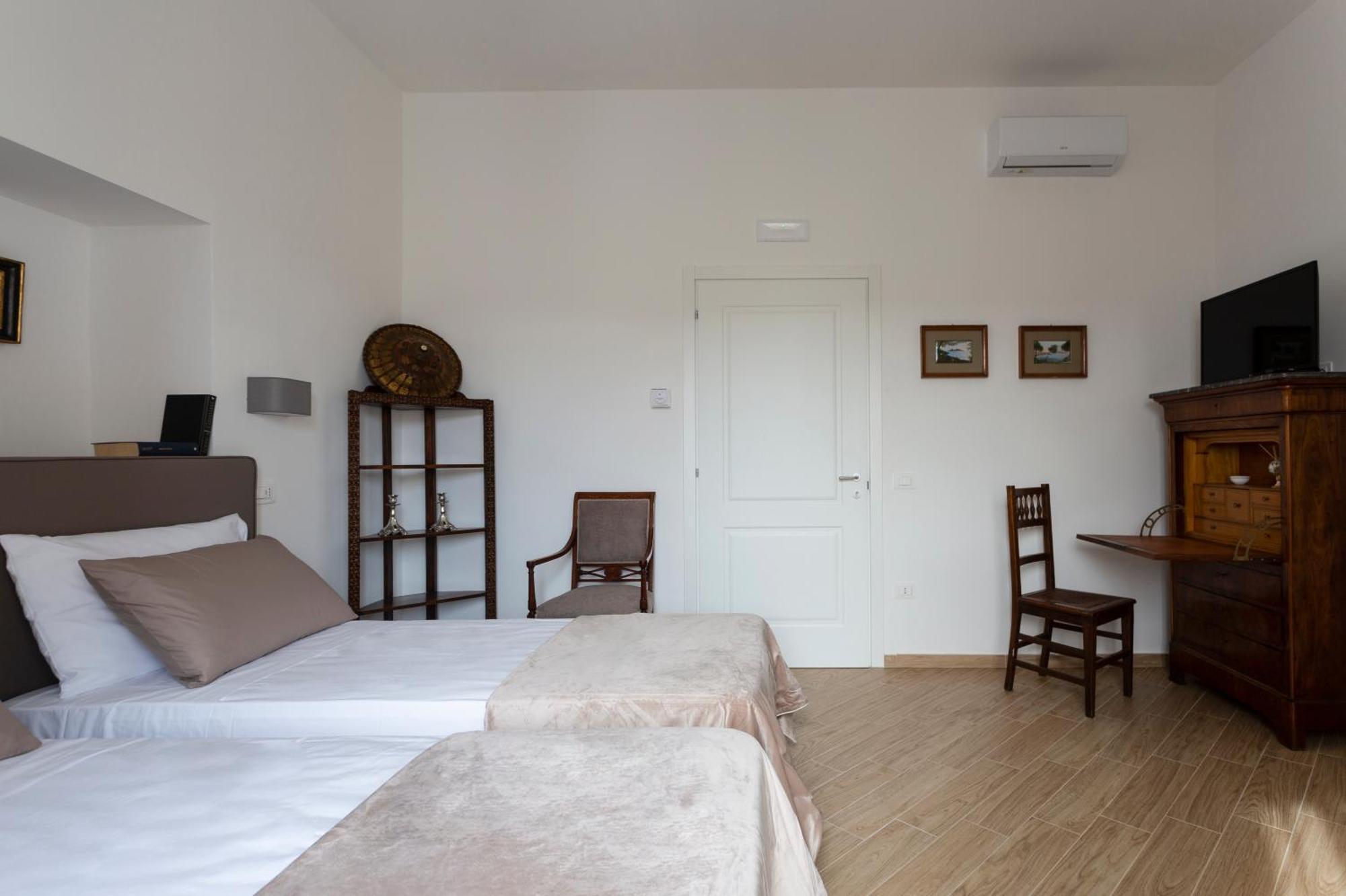 Residenza 33 Hotel Napoli Bagian luar foto