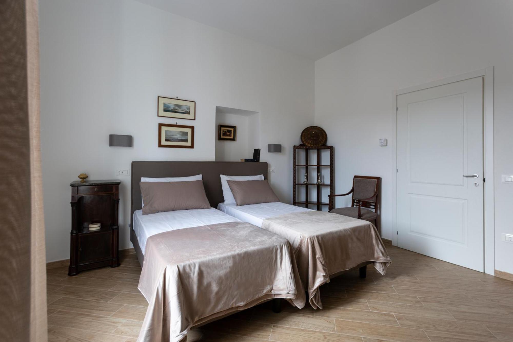 Residenza 33 Hotel Napoli Bagian luar foto